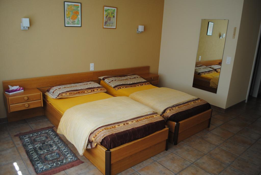 Motel - Hotel La Poularde Romont Rum bild