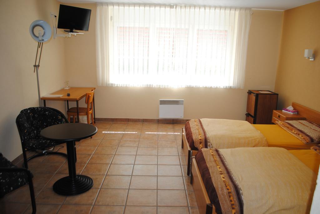 Motel - Hotel La Poularde Romont Rum bild